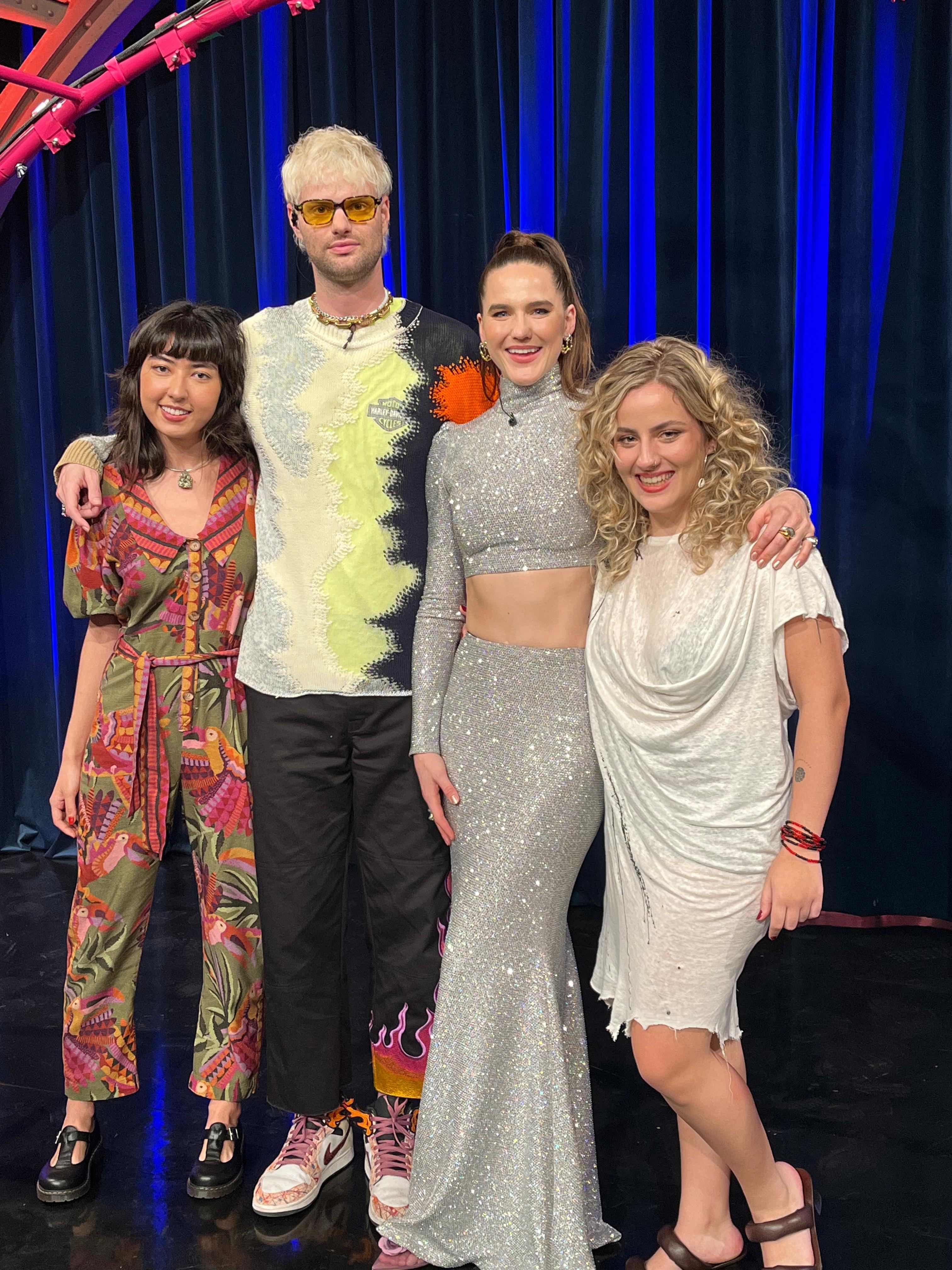 Rolling Stone Brasil sobre lançamento de 'Veneno' feat com Sofi Tukker