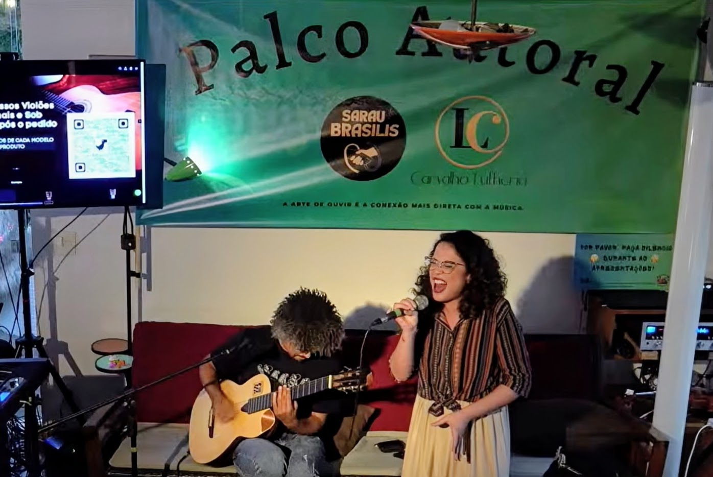 Anna Karu participa da JAM Sesseion do Sarau Brasílis - YouTube
